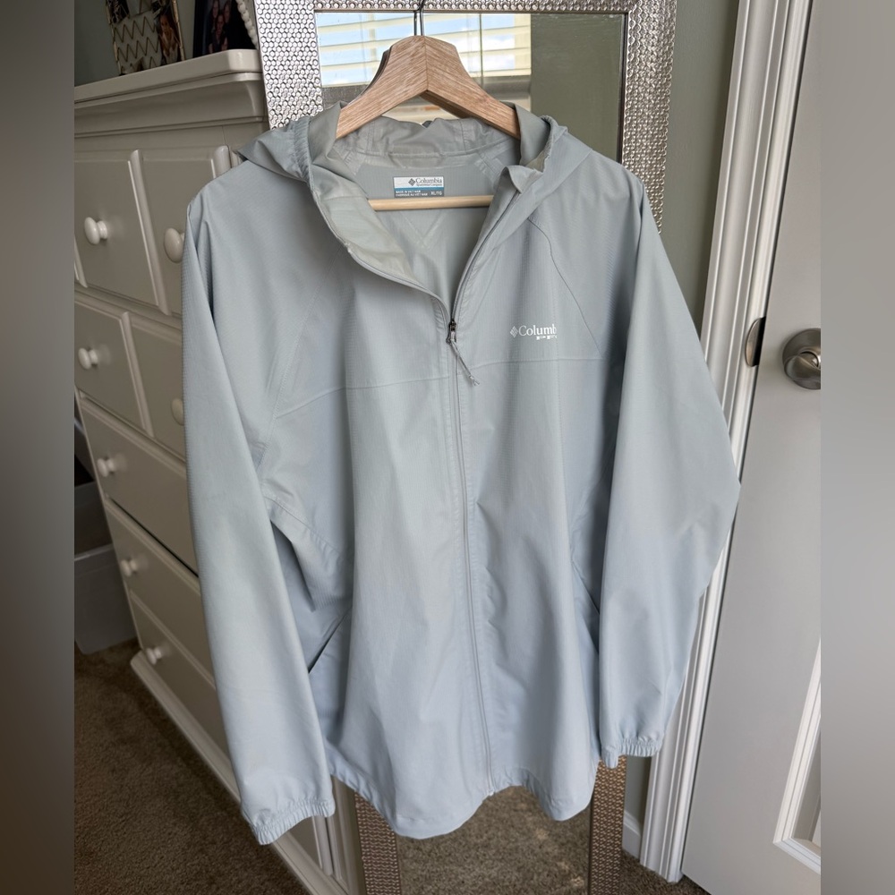 Women’s XL - Columbia PFG rain jacket